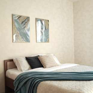 Фотография квартиры Апартаменты Panda Home с видом на мост влюблённых