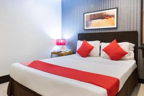 Фотография гостиницы Vaccinated Staff - OYO 107 Orange Nest Hotel