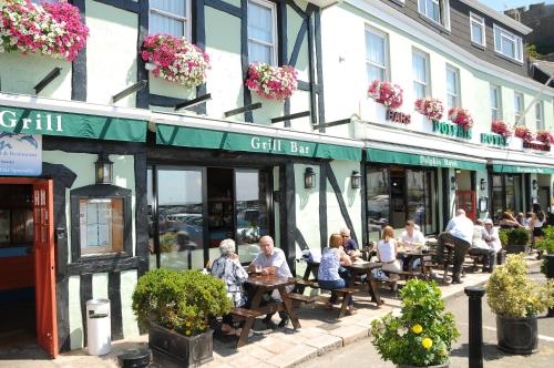 Фотография гостиницы Dolphin Hotel