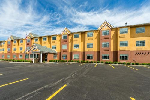 Фотография гостиницы Quality Inn Grove City - Columbus South