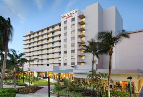 Фотография гостиницы Courtyard by Marriott Miami Airport