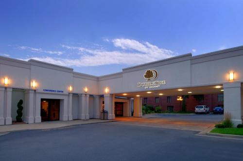 Фотография гостиницы DoubleTree by Hilton Hotel Grand Rapids Airport