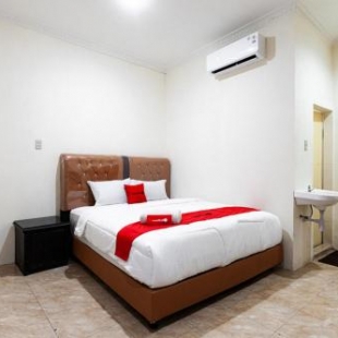 Фотография гостиницы RedDoorz near Yuki Simpang Raya Mall Medan 2