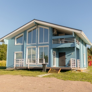 Фотография Коттеджа Частный Дом Полярная Станция Синий