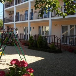 Фотография гостевого дома Авокадо