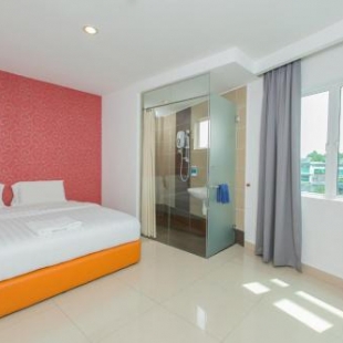 Фотография гостиницы 1 Hotel Mahkota Cheras