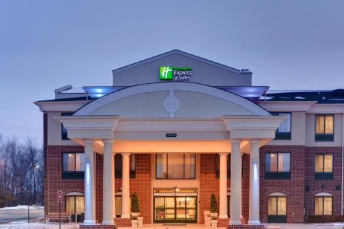 Фотографии гостиницы 
            Holiday Inn Express Hotel & Suites - Novi, an IHG Hotel