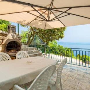 Фотографии гостевого дома 
            Apartments with a parking space Moscenicka Draga, Opatija - 7766