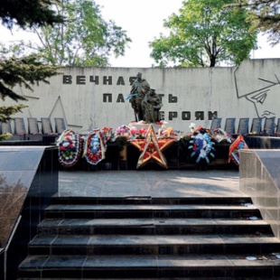 Фотография достопримечательности Братская могила советских воинов