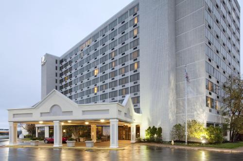 Фотография гостиницы DoubleTree by Hilton St. Louis at Westport