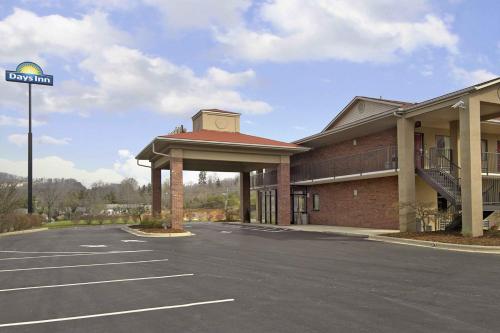 Фотография мотеля Days Inn by Wyndham Asheville Downtown North