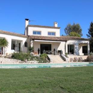 Фотографии гостевого дома
La Sousta