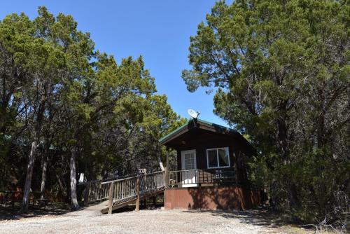 Фотография базы отдыха Lake Whitney Camping Resort Ramp Cabin 4