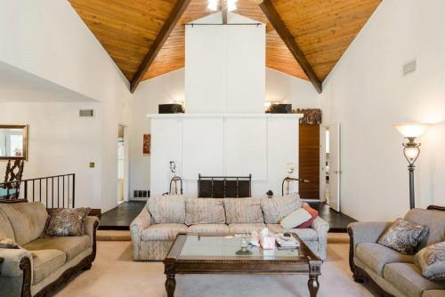 Фотография гостевого дома Beautiful House with Fantastic view in Azusa