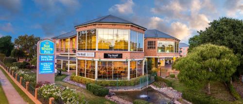 Фотография мотеля Best Western Plus Hovell Tree Inn