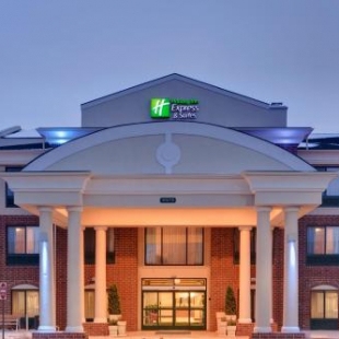 Фотография гостиницы Holiday Inn Express Hotel & Suites - Novi, an IHG Hotel