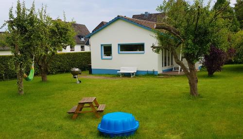 Фотографии гостевого дома 
            Ferienhaus mit großem Garten in Strandnähe