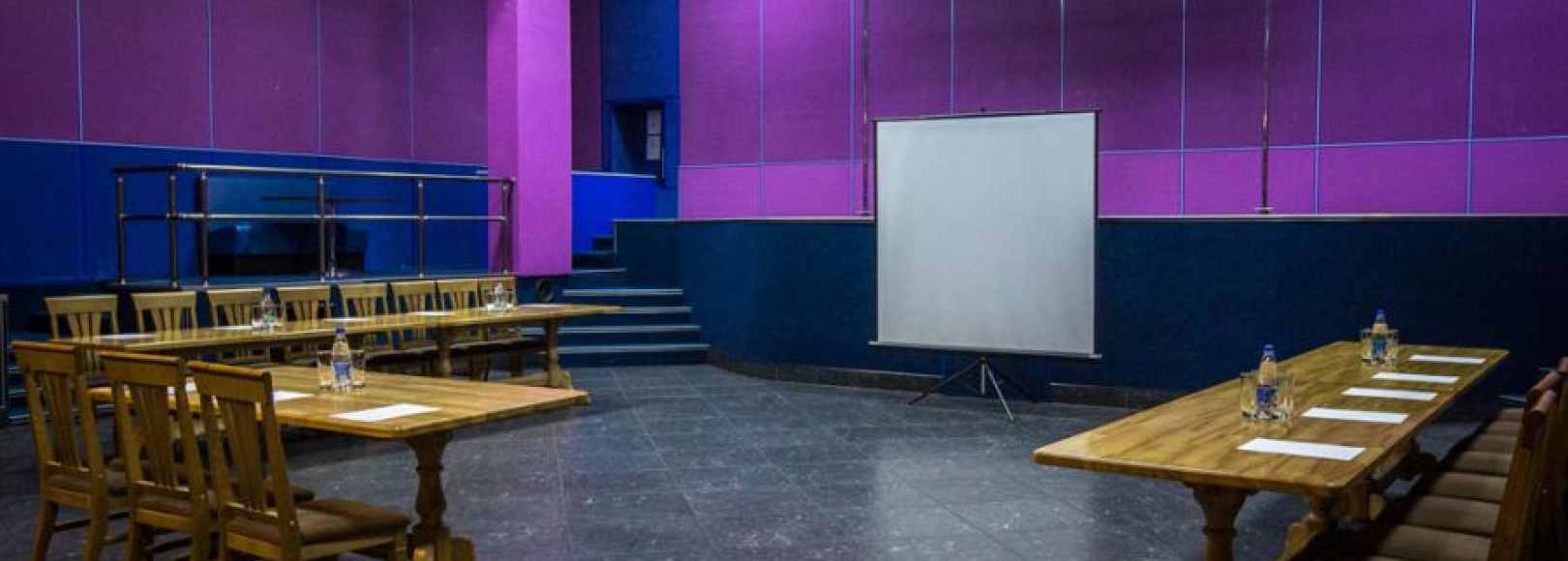 Фотография конференц-зала Зал для проведения мероприятий