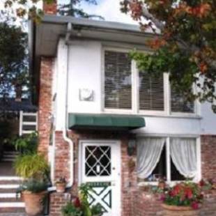 Фотографии мини отеля
Carmel Garden Inn