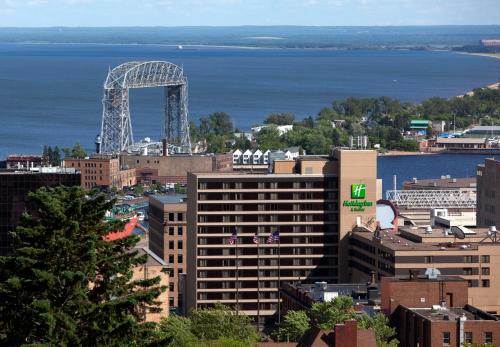 Фотография гостиницы Holiday Inn & Suites Duluth-Downtown, an IHG Hotel