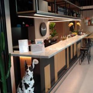 Фотографии гостиницы
The Poet Hotel