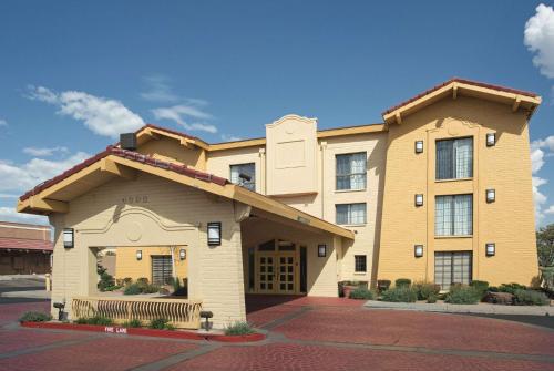 Фотография гостиницы La Quinta Inn by Wyndham Santa Fe