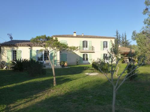 Фотография мини отеля Chambre d'hôtes "La Bastide des Eucalyptus"