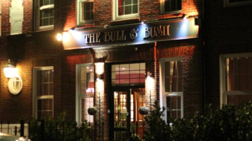 Фотография гостиницы The Bull and Bush Hotel Kingston