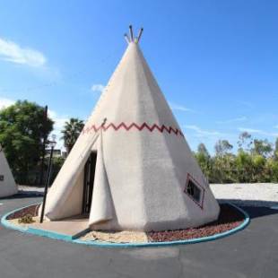 Фотографии мотеля
Wigwam Motel