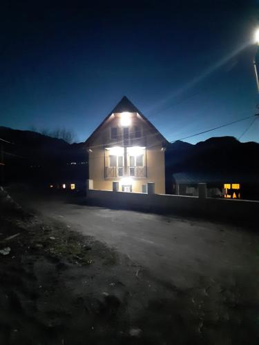 Фотографии гостиницы
Kazbegi Inn