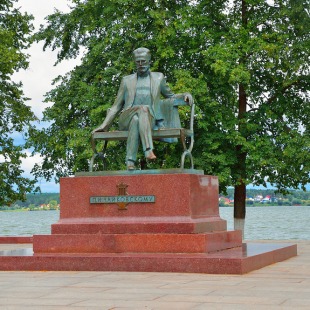 Фотография Памятник П. И. Чайковскому