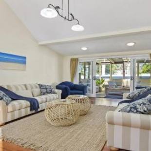 Фотографии гостевого дома
Sandy Shores - character, charm, outdoor spa