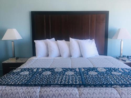 Фотография мотеля Dolphin Cove Motel