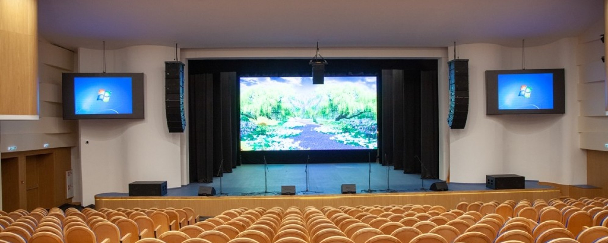 Фотографии концертного зала Концертный зал Дворца культуры и спорта Газовик