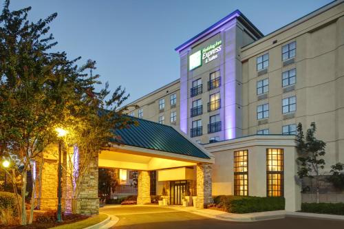 Фотография гостиницы Holiday Inn Express Hotel & Suites Atlanta Buckhead, an IHG Hotel