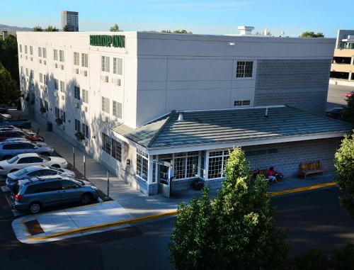 Фотография гостиницы Hilltop Inn by Riversage