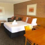 Фотография мотеля James Street Motor Inn