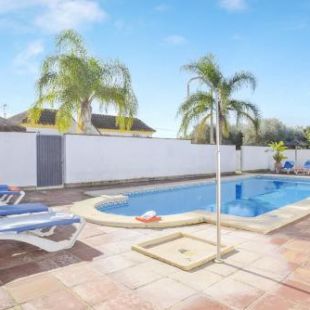 Фотография гостевого дома Chalet Villanueva - Sólo Familias