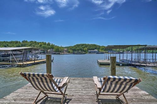 Фотография гостевого дома Lake of the Ozarks Home with Game Room, BBQ and Dock!