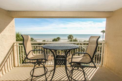 Фотография гостевого дома Captain's Walk 448