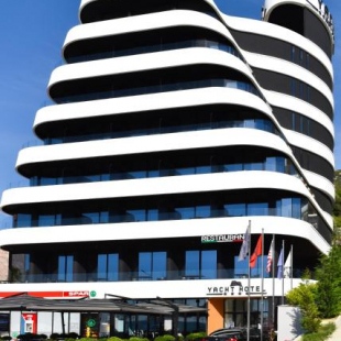 Фотография гостиницы Yacht Hotel