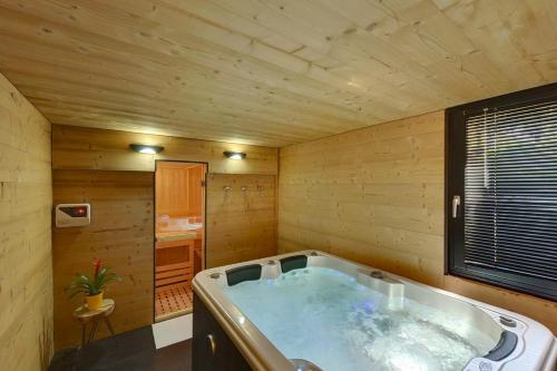 Фотография гостиницы Best Hotel Annecy