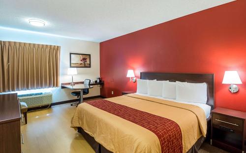 Фотография гостиницы Red Roof Inn PLUS + Phoenix West