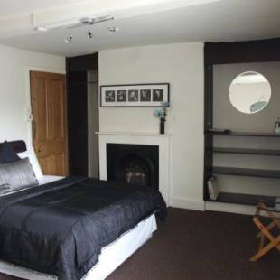 Фотографии мини отеля
The Forest Lodge