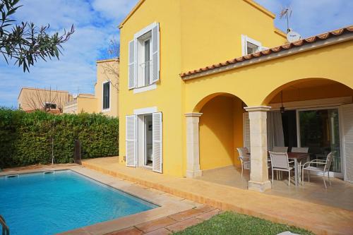 Фотография гостевого дома Villa Sa Ràpita / Es Trenc