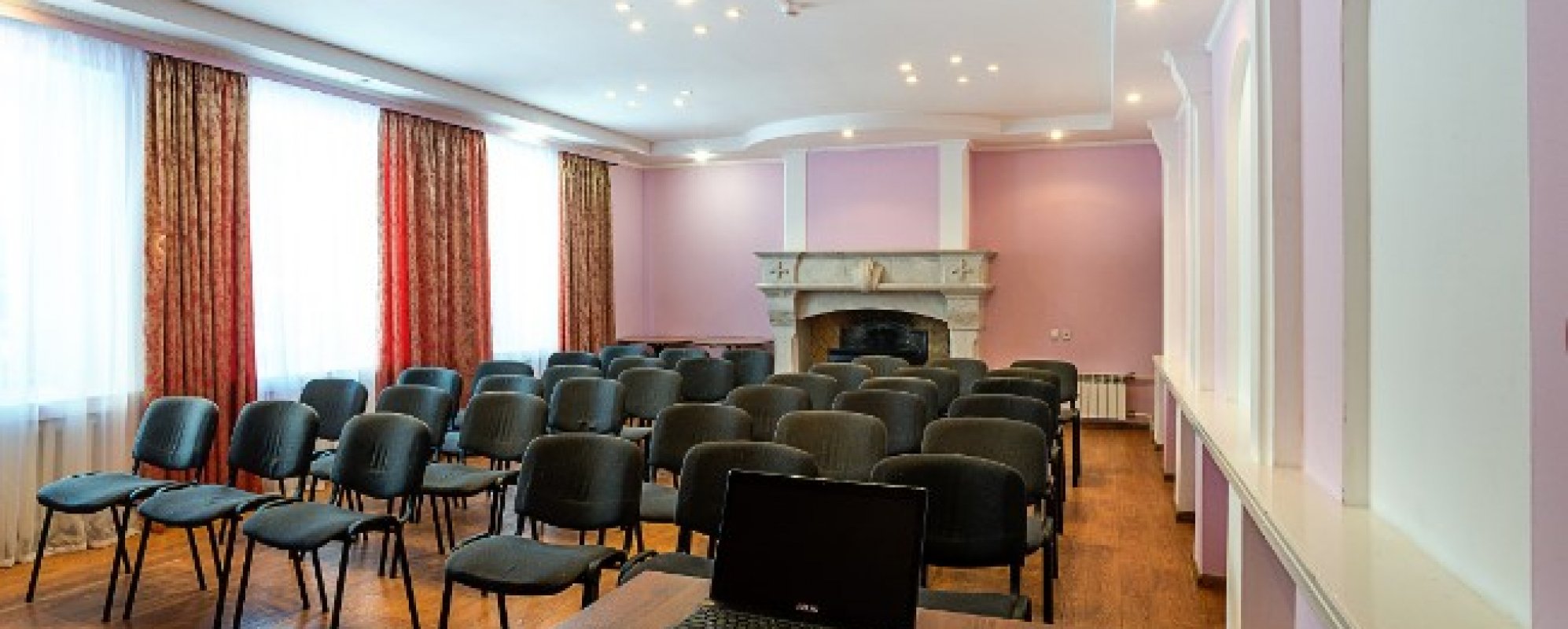 Фотографии конференц-зала Каминный