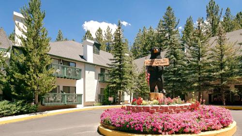 Фотография гостиницы Best Western- Big Bear Chateau
