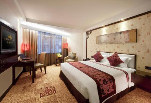 Фотография гостиницы Emperor Hotel