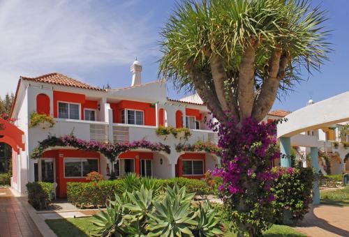 Фотография гостиницы Bungalows Cordial Green Golf