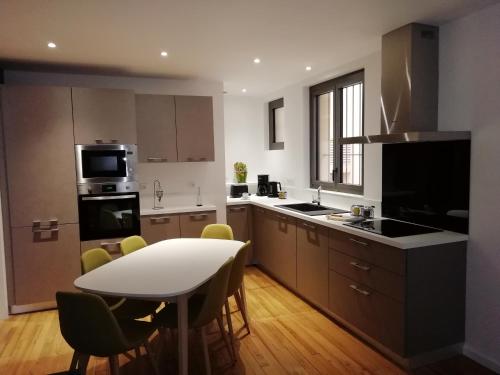 Фотография гостевого дома La Citadine maison de ville avec garage